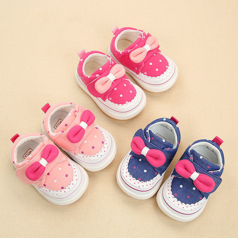 Soft breathable toddler shoes