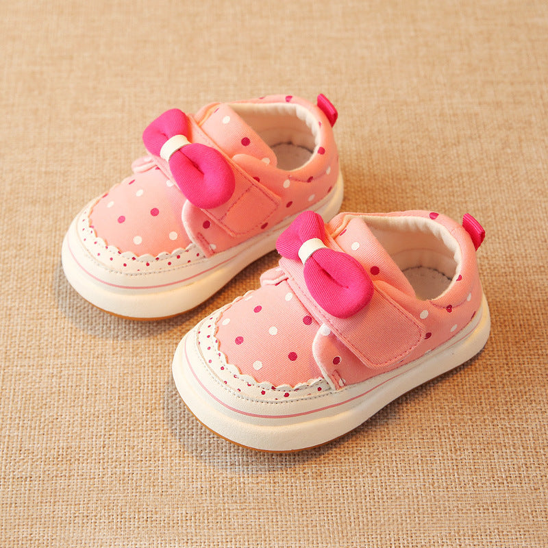 Soft breathable toddler shoes